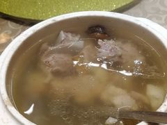 五指毛桃炖龙骨汤-百年银屏蚝烙·潮汕菜·非遗(乐山店)