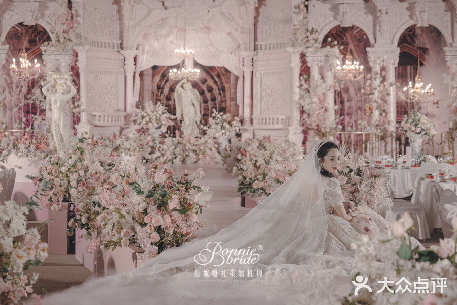 春季必选🌸樱花浪漫的欧式古堡，粉色纯洁梦幻婚礼