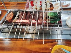 -哈尔滨小酒馆·鲜肉现穿自助烧烤(康新花园店)