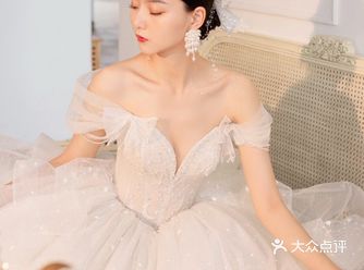一眼就沦陷的婚纱｜梦幻星月系列主纱