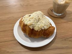 杏仁可颂-Cafe Villa