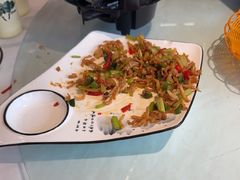 -刘姐啤酒鱼民族演艺餐厅(西街总店)