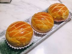 酥皮水牛奶菠萝包-陶陶居酒家(海岸城店)