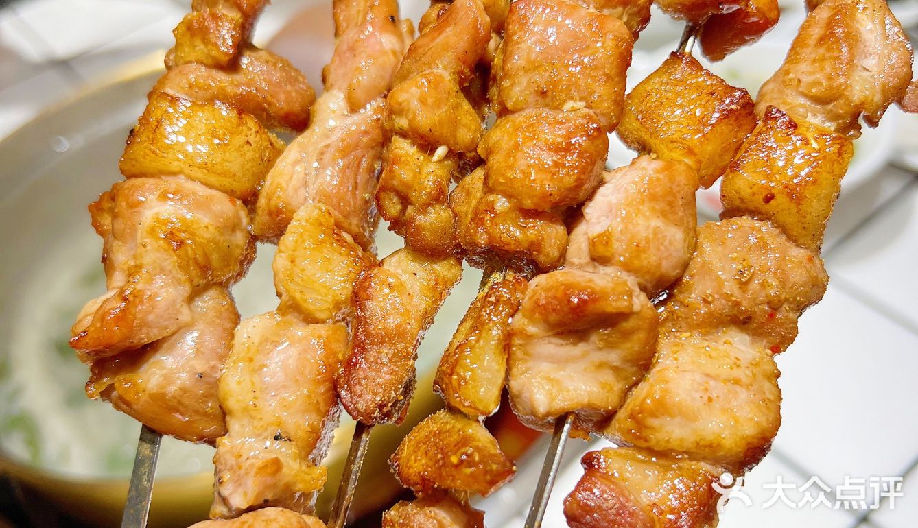 近排敲火爆的现切猪杂粥