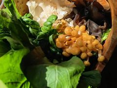 甄选菌蔬拼盘-大隐·成都火锅Bistro(合生麒麟新天地店)