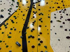 -问山MountQuest攀岩馆