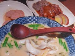 -荣家黄鱼面(前滩太古里店)