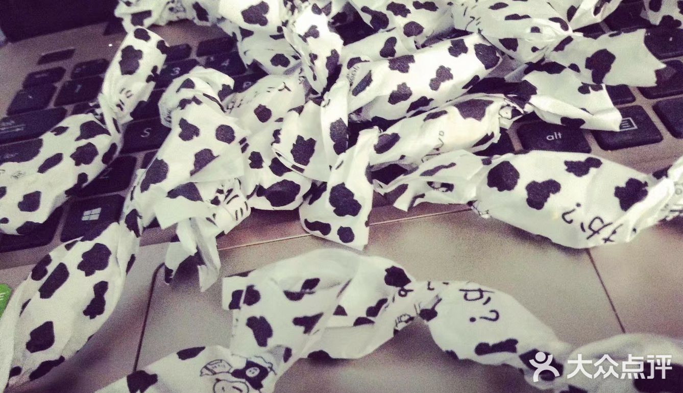 自制牛轧糖，不用烤箱哦！和外面的比起来味道一点也不差！