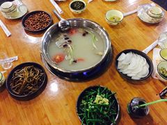 -去吃小龙虾·江湖菜·烧烤(南滨路店)