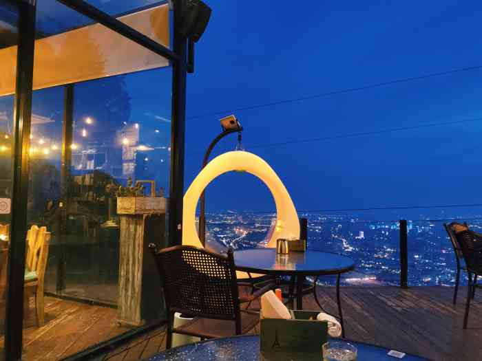 来福小院-"这样的午后`清幽的环境72落地玻璃房子`.