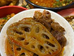 -爆炸头阿姨小四川正宗川味小吃(无任何分店)