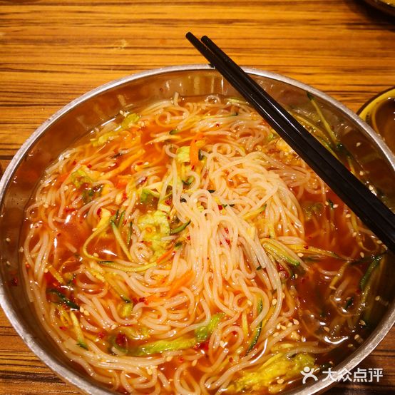 天池饭店(新商业大厦东南)