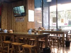 大堂-陇上全荟兰州传统牛肉面(延吉路店)