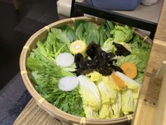 -尚尚仙·酸汤猪手·猪肚鸡火锅(华联万柳购物中心店)