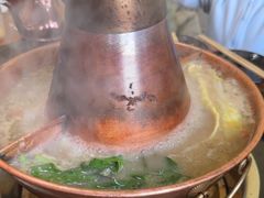 -果松木炭酸菜铜火锅·外婆参鸡汤