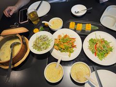 -鲜入唯煮·港式海鲜牛肉火锅(金宝街店)
