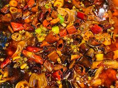 麻辣牛蛙肥肠-马路边上·小海鲜烧烤(八一路店)