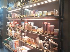 零售区-星巴克臻选(上海今潮8弄店)