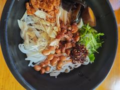 -桥香园过桥米线(国贸店)