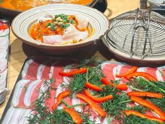 -野山舂·贵州现舂酸汤火锅(鸿通城店)