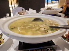 -鱼鲜饭香·招牌汽锅剁椒鱼头王