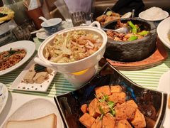 油渣干锅菜花-桂满陇·蟹黄小笼汤包(清河万象店)