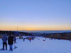 -采薇庄园四季滑雪场