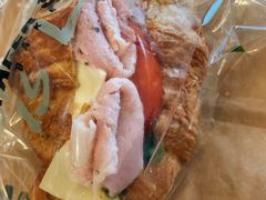 芝士火腿番茄牛角-PAPER STONE BAKERY(天汇广场店)