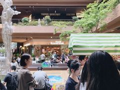 -瑞虹新天地月亮湾