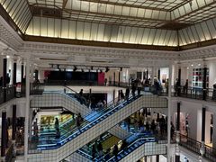 -乐蓬马歇百货公司(Rive Gauche)