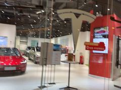 -TESLA 特斯拉(北京颐堤港体验店)