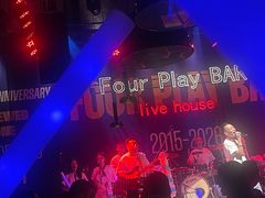 -FOUR PLAY BAR