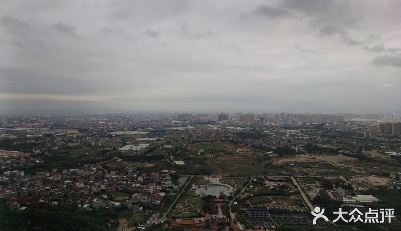 登高而望远，美不胜收，旅游不过就是看看山看看海。看看自己所在
