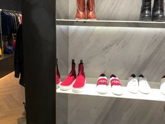 -GIVENCHY(比斯特苏州购物村店)