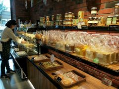 面包甜点陈列柜-原麦时光·蛋糕面包(建设大街店)