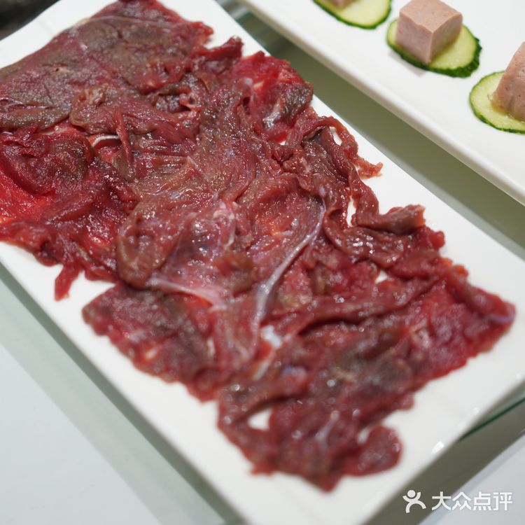 驴肉全身都是宝，从头道尾都应该品尝一遍。吃驴肉要先喝汤