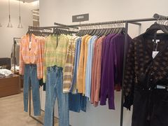 -URBAN REVIVO(上海中庚漫游城店)