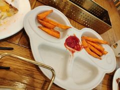 -汽车博物馆主题餐厅