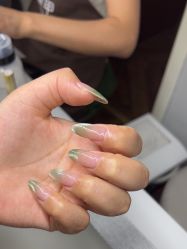 -小黑瓶美甲美睫