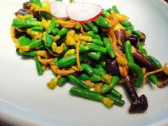 鸡枞菌炒童子黄瓜-映水芙蓉(上海万象城店)