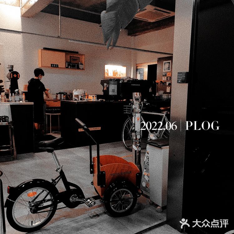 一个热闹的中心，以此扩大