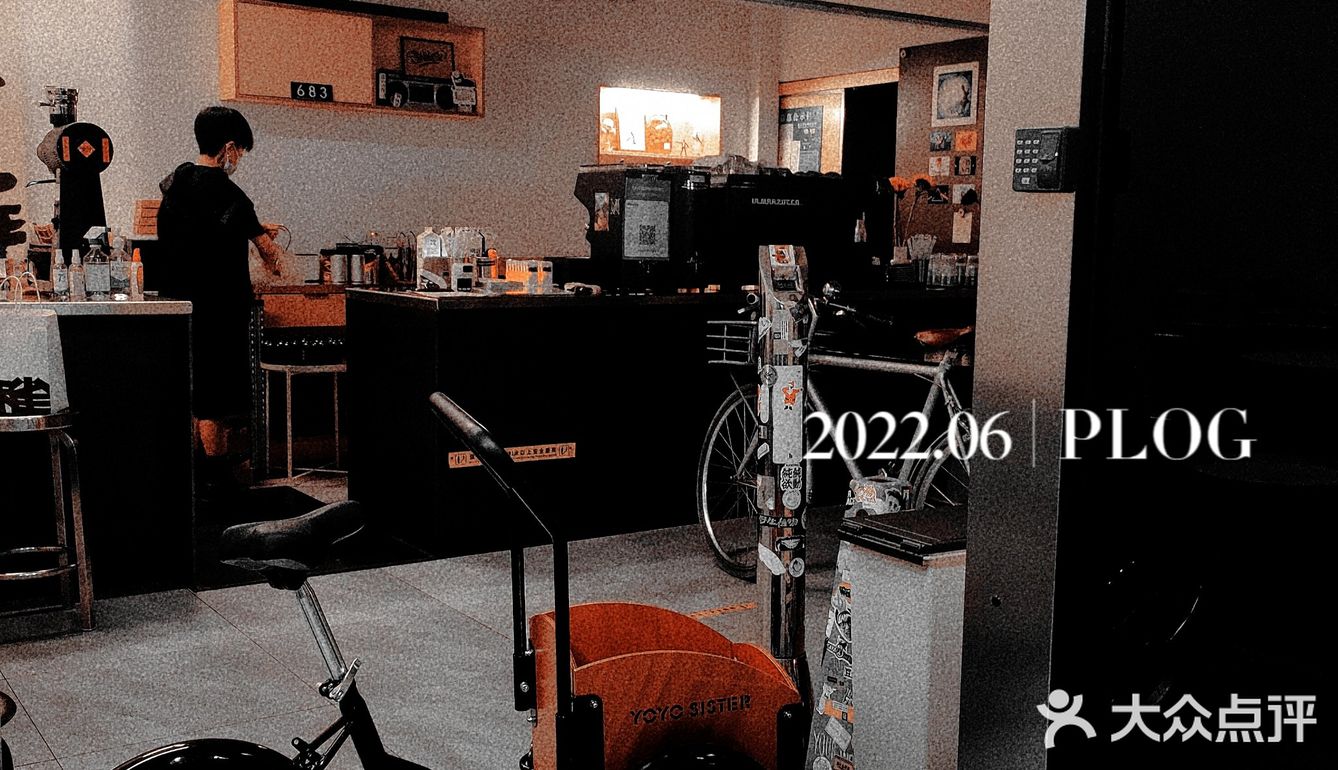 一个热闹的中心，以此扩大