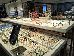 -宏宇眼镜蔡司依视路折扣店(兆佳眼镜城店)