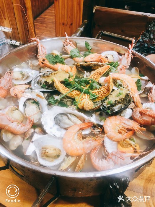 老东镇啤酒屋海鲜加工·蒸汽海鲜·海鲜烧烤(台东店)图片
