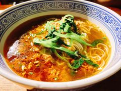 辣肉面-沪西老弄堂面馆(定西路店)