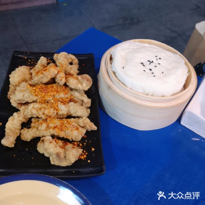 马路边边老成都串串香(星耀城店)黄金酥肉图片
