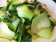 青菜炒蘑菇-大牌大·传统杭帮菜(湖滨店)