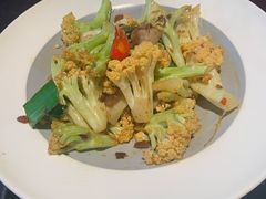 小炒有机花菜-上名堂·鱼头好吃(体育场路店)