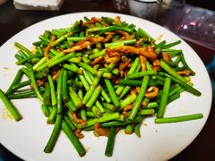 蒜苔炒肉-五谷丰登·胶东海鲜·家常菜(张村店)