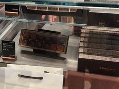 -Laderach 莱德拉(上海环贸iapm店)